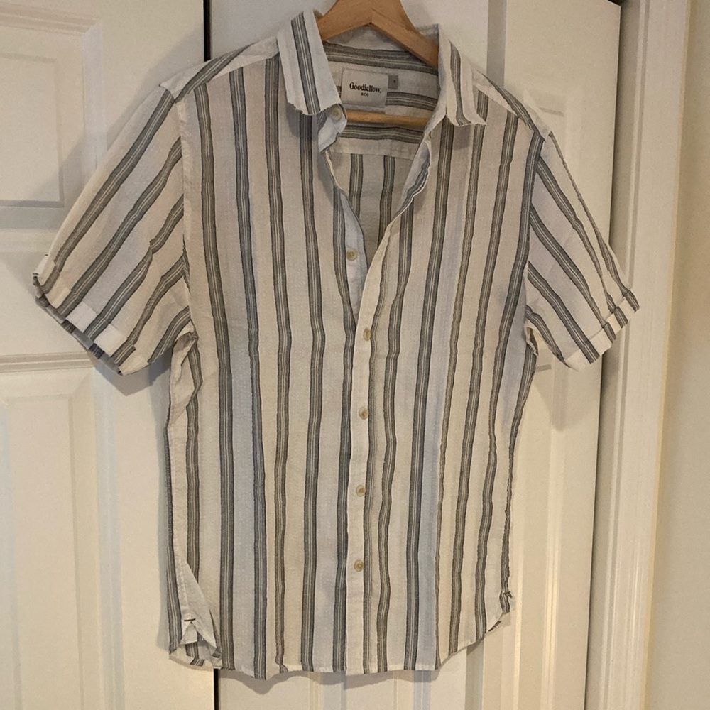 Goodfellow & Co Casual Button Down Shirt White and Gray Stripes